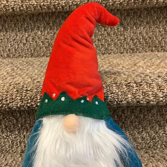 BRIGHT CHRISTMAS GNOME - Picture 5 of 9